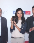 amala-paul-launches-iphone-5-19