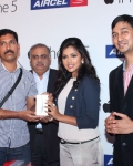 amala-paul-launches-iphone-5-34