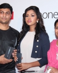 amala-paul-launches-iphone-5-35