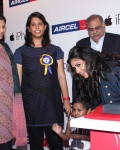 amala-paul-launches-iphone-5-36