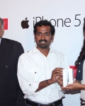 amala-paul-launches-iphone-5-38