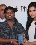 amala-paul-launches-iphone-5-41