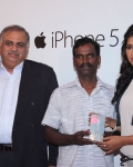 amala-paul-launches-iphone-5-46