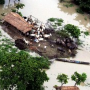 Manmohan, Sonia survey flood-hit areas of Assam